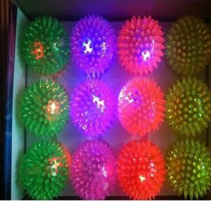 120pcs LED yanıp sönen top ışık topu dans top zıplayan top yanıp sönen spiky top müzik topu elastik top aydınlatma oyuncak flaş 4243578