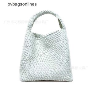 Designer Bottegs Arco Tote Venetas Bag Wind Handmade Woven Womens Handheld Vegetable Basket 2024 New Large Capacity One Shoulder 61 6MQ4