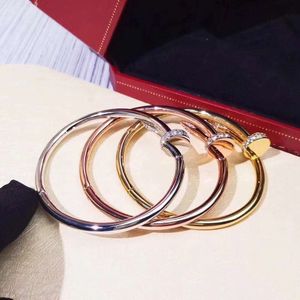 Bracciale a vite Bracciale Cartlier Bracciale Light Style Luxury Bracciale Classico Bracciale per donne Temperamento Bracciale incolore incolore Bracciale incolore per i migliori amici