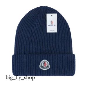 2024 Monclair Cap Mens Designer Cappelli a secchiello Nuove donne di moda Ladies Warm Winter Beanie Grande pelliccia sintetica Pom Poms Bobble Hat Outdoor Y11 156