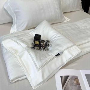 Comforters sets 60 Lyocell Tencel Jacquard Hollow Bare Sleeping Air Conditioner Thin Duvet Double Summer Quilt YQ240313