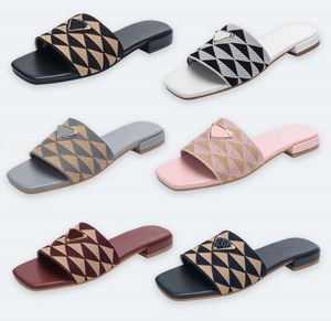 Designer Slides Mulheres Bordado Tecido Chinelos Metálicos Sandálias Luxo Letra P Sandália Triângulo Chunky Heels Moda Verão Praia Baixo Salto Sapato Tamanho 36-42B