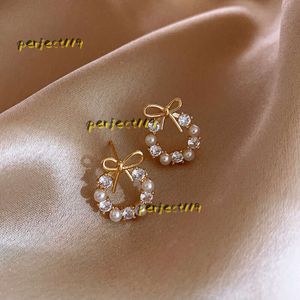 Stud Stud Crystal örhängen Stud Metal Pearl Ear Clips For Earrings Jewelry Women Fashion Ear Claw Earring Girls Elegant Trendy Jewelry Party Oorbellen Gift 2024