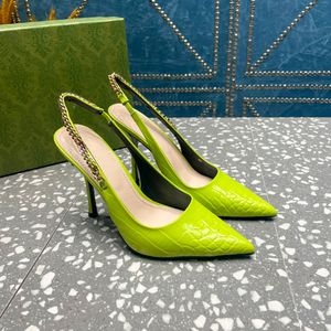 Mulheres Signoria Slingback Bombas Luxurys Designer Qualidade Serpentine Cowhide Apontou Salto Alto Metal Ouro Prata Corrente Vestido Sapatos Genuíno Couro 35-42