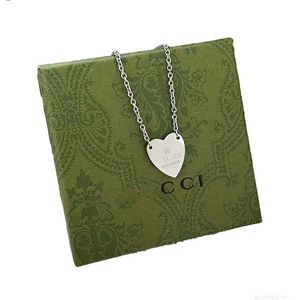 Designer Pendant Necklaces Brand Heart Pendant Necklace DesignFor Women Silver Necklaces Vintage Design Gift Long Chain Love Couple Family Jewelry Necklace Celti