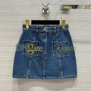 Designer Denim A-Linie Röcke Sexy Hohl Kurzes Kleid Retro Blau Denim Kleid Frauen Stickerei Brief Hohe Taille Röcke