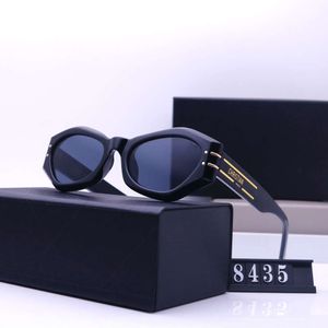 Новые солнцезащитные очки в коробке для мужчин и женщин, солнцезащитные очки для уличной фотографии, классические модные очки для путешествий 8435,
