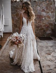 Abiti da sposa sexy bohémien beach in pizzo spaghetti con un lato spalmato da sposa lungo abiti da sposa estate senza maniche 2024 abiti da sposa country