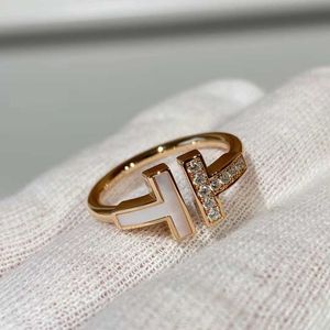 Designer-Doppel-T-Ring aus 925er-Sterlingsilber von Tiffay & Co, plattiert mit 18 Karat Roségold und weißem Fritillaria-Diamant, präzise Öffnung