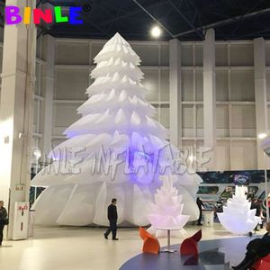 6 mH (20 piedi) con ventilatore gigante albero di Natale gonfiabile viola artificiale con palline ornamentali e stelle per il prato