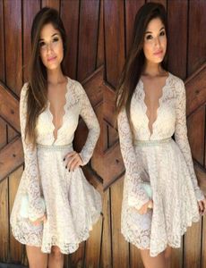Moda 2015 koronkowe sukienki koktajlowe vneck długie rękawy białe koronkowe aline krótkie mini krótkie sukienki imprezowe sukienki balowe 2019720233