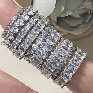 Anelli a grappolo Anello per l'eternità con fede nuziale in zircone vintage CZ per le donne Gioielli di design di lusso per la festa di fidanzamento con dita in cristallo color argento