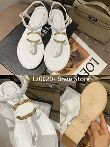 Pantofole da donna stilista francese scarpe basse aperte con punta aperta estate T allacciare scarpe da donna di marca da spiaggia casual da donna lusso 2C modello canale scarpe firmate di marca CCC