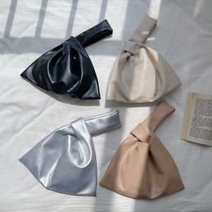 HBP icke-varumärke Ny kvinnors koreanska väska vikar koppling kreativ anpassad design mode damer handväska mjuk leathear ren vik liten fyrkant