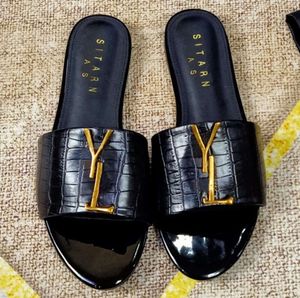 AAAAA+ مصممة Slippers Sandals منصة أزياء أزياء في الهواء الطلق للأحذية للنساء غير المنزلقات للسيدات النشوة شببر زيادة غير رسمية للأزياء الصلاحية 8888888888