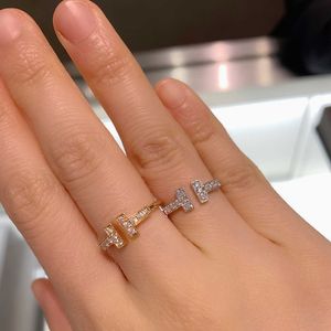 Offener Designer-Doppel-T-Ring mit Diamanten für Damen, 18 Karat vergoldet, Rose, leicht, luxuriös, klein und mittel, verstellbar, hochwertiger T-Band-Diamant 85H9