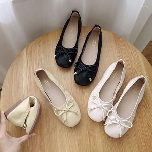 Buty swobodne Bowtie Moccasins Kobiety miękki dolne składane mieszkania design kwadratowe palce bowcy na mokasyna babcia balerska femme