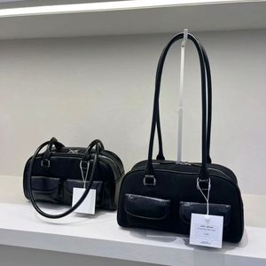 Axelväska lyxdesigner väska kvinnors handväska läder bowling väska patent läder liten fyrkantig väska lång axel rems