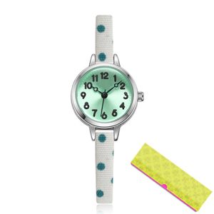 Small Watch Girls Gift Arabiska siffror Japanska kvartsbarn Kids Kids Titta på Ultra Thin Cartoon Leather