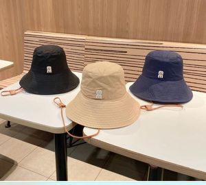 디자이너 버킷 모자 럭셔리 새로운 장착 된 넓은 챙면 면화 모자 모자 캡 모자 여성 피셔 만 비치 모자 무료 배