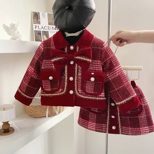 Meninas terno inverno vinho vermelho xadrez meninas pequena fragrância tweed temperamento manga longa casaco de algodão saia terno 240229