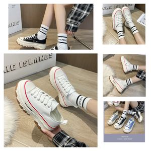 Luxury Designer Sneakers Tripler Casual Shoes Paris Triple S Clear Luxurys High Top Sneaker Crystal Men Women mode Dad Shoe Gai