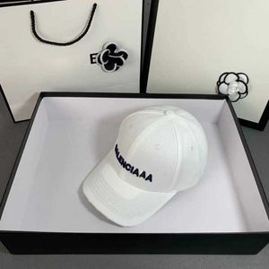 Designerskie pary designerskie czapki kulowe, mody casquette z dziurami, haft na świeżym powietrzu, ciepły styl 3D S4OL 9ekh