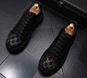 Sneakers Rhinestones Men Designer Slip-On Glitter Casual Diamond Comfort Party Sapatos de couro plano Lazer de fundo grosso w 7171