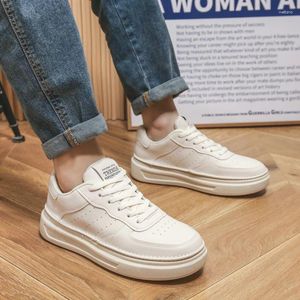 Freizeitschuhe für Herren mit dicken Sohlen, vielseitig, trendig, koreanischer Stil, weiß, vier Jahreszeiten, atmungsaktiv, modische Turnschuhe für Herren