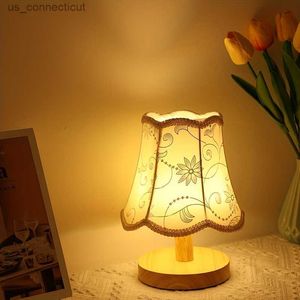 Lampy stołowe 1PC Nordic Bedside Lampa stołowa - Nowoczesne proste ciepłe światło LED na przytulną sypialnię