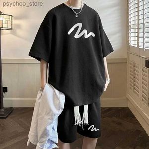 Men's Tracksuits 2-piece mens shorts set with summer waffle pattern in Hong Kong style casual O-neck half sleeved T-shirt size loose print set Q240314