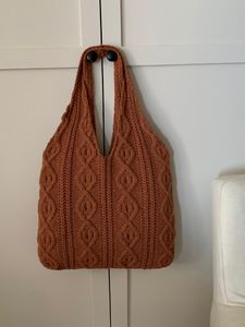 Designer handväskor sommar ny vintage handvävd strandpåsar ull stickade ihåliga ut flera färger tote väskor zig zag mönster handväska kvinnor mode tote shopping väska mjölk