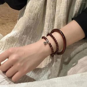 Strand Natural Buddhist Beads Armband Den mångsidiga designen gör det lämpligt för alla tillfällen ger en touch av glamour till handleden