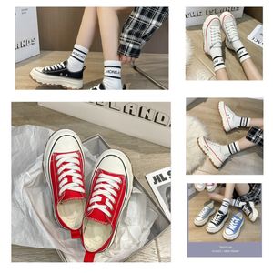 Box Designer Buty Casual Bee Ace Sneakers niskie męskie buty Women Buty Wysokiej jakości Czarne białe zielone paski spacery