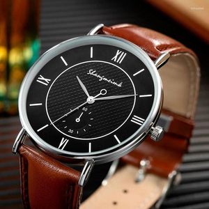 Armbanduhren Modeuhr für Männer Business Design Uhren Leuchtzeiger Leder Quarzuhr Uhren Para Hombre