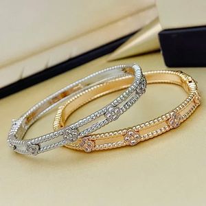 Designer Clover Bangle Brand Bracelets For Women 18K Gold Plated Full Crystal Four Leaf Perlee Sweet Clover Flower Cuff Valentine Party Gift Jewelryq2