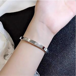 Nagelarmband diamantsmyckesdesigner för kvinnodesigner armband titan stål Bangle Gold Plated Never Fading Non Allergic Gold Armband