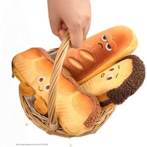 Pluszowe plecaki Kawaii Bread Toast Bag Ołówka dla dziewcząt Śliczne Plush Pen Torebka Duża pojemność School School Supplies Korean Spiatrii2403