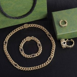 Designer guldsmycken halsband och armband och ringar och örhängen för män och kvinnor designer smycken samling hip hop stjärna rekommenderade bitar