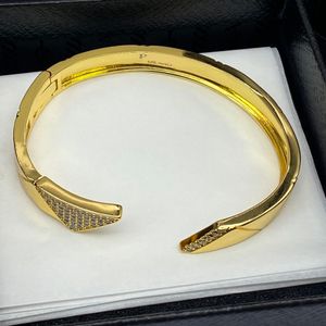 Braccialette di braccialetti di braccialetti di braccialetti di alta qualità Vogue braccialetti classici designer di gioielli Bracciale per uomini e donne amanti