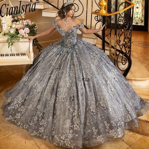 Szary lśniący kryształowa cekinowa koronkowa sukienki Quinceanera suknia balowa z ramion 3D Kwiaty Koronkowe Słodkie 15 urodziny
