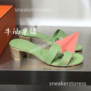 Täglicher Sandalen-Slipper Oransandal 2024 für Frauen, die hochhackige Sommerzehenschuhe aus französischem Echtleder tragen, klassische dicke Oran-Lady-Oasis-Hausschuhe XTD6