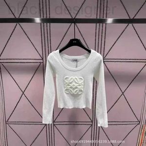 Mulheres Knits Tees Designer 23 Início do Outono Novo Produto 3D Relevo Bordado Camisola de Malha Simples e Elegante Emagrecimento Versátil Top STN5