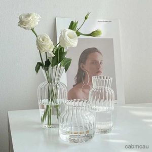 Vasi Bottiglia di fiori decorativi Mini vaso moderno in vetro per fiori Vaso con bocciolo trasparente Progettato per l'arredamento del soggiorno Ornamenti da tavolo