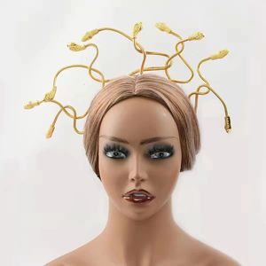 Halloween Tiara Medusa Plastikowa korona Cosplay Dress Up Tiara Carnival Masquerade Party Ornament Prezent 240307