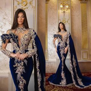 2024 Luxury Velvet Royal Blue Mermaid aftonklänningar Pärlor Långa ärmar High Neck Birthday Party Prom Clows med sjal anpassad