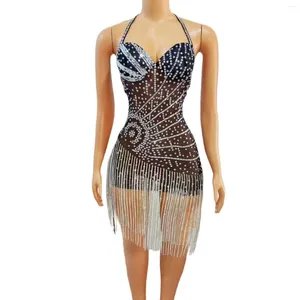 Scenkläder 2024 Sexig se genom Crystal Tassel Bodycon Latin Dance Dress Spaghetti Slip Backless Prom Mini Women Party Club