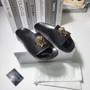 Projektant Kapcie nowe klasyki mody palazzo sandałowe buty swobodny buty mens damskie slowers slowers metalowy platforma letnia platforma płaska zjeżdżalnia