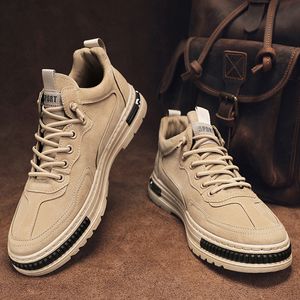 2024 Herrskor Spring New Wear Resistant Work Shoes Men's Work Shoes Trend mångsidiga tjocka sulor Martinskor Herrarna