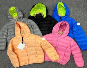 Tasarımcı Maya Kids Down Ceketler Bebek Giysileri Erkek Kızlar Fransız Marka Çocukları Coat Hooded Parka İşlemeli Rozet Kış Ceketleri K3083640